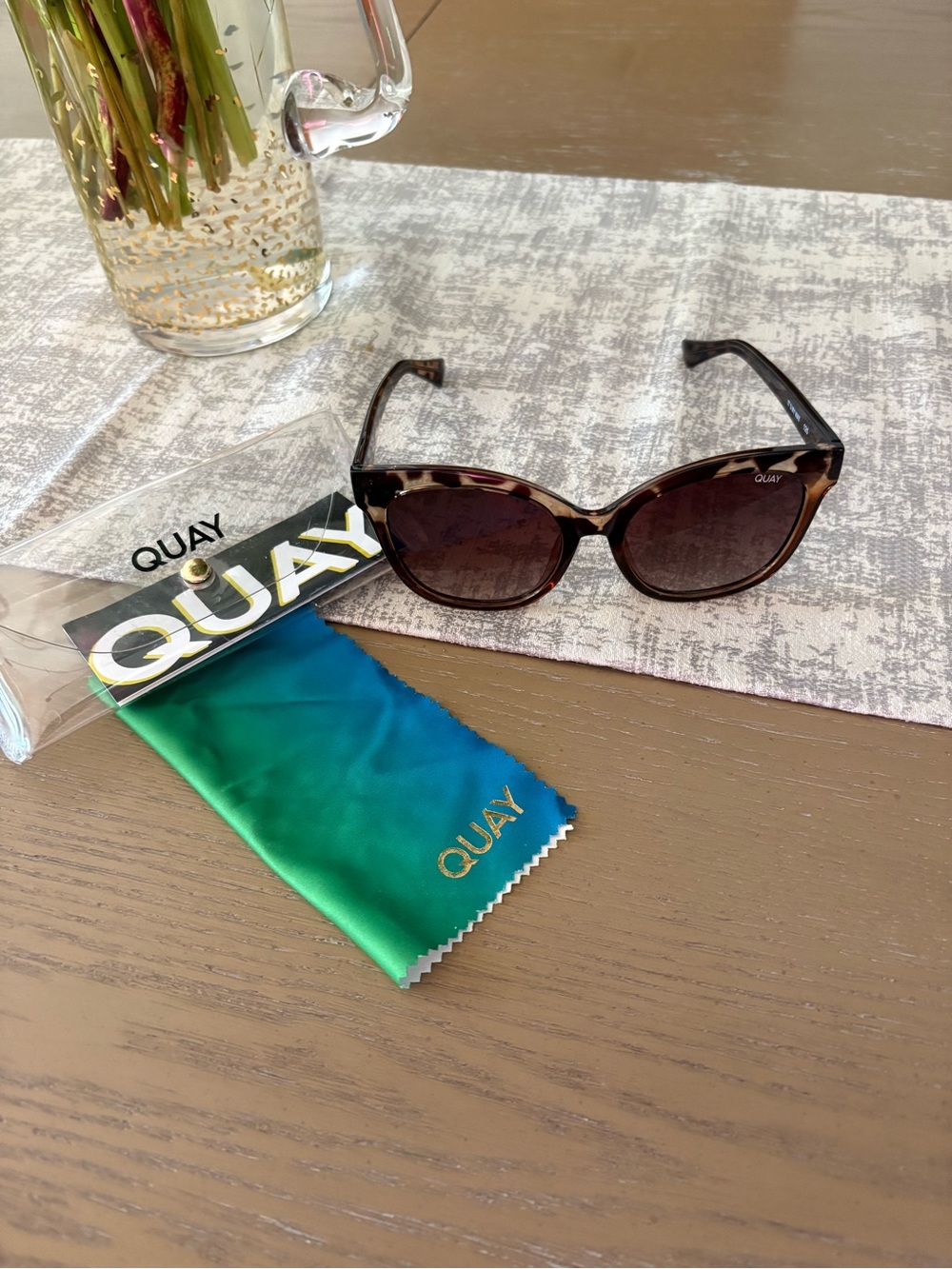 Quay Australia Tortoiseshell Cat Eye Sunglasses Gradient Lenses - It’s my way - Picture 9 of 10